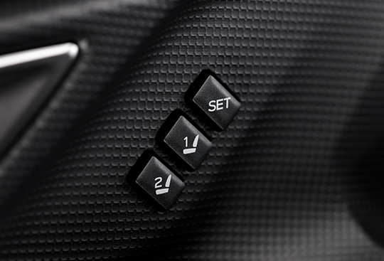 <sg-lang1>Interruptor de memoria de posición del asiento</sg-lang1><sg-lang2></sg-lang2><sg-lang3></sg-lang3>